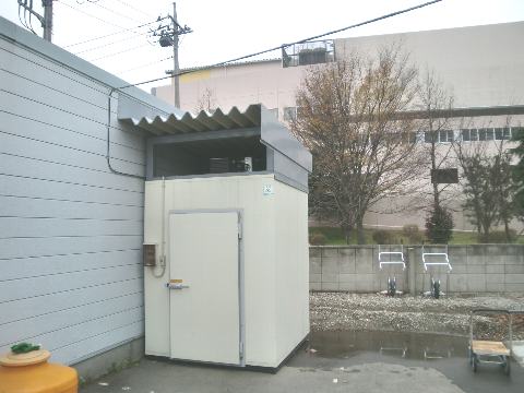 椎茸を入れる保冷庫